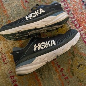 EUC Men’s HOKA Bondi 7 running shoes